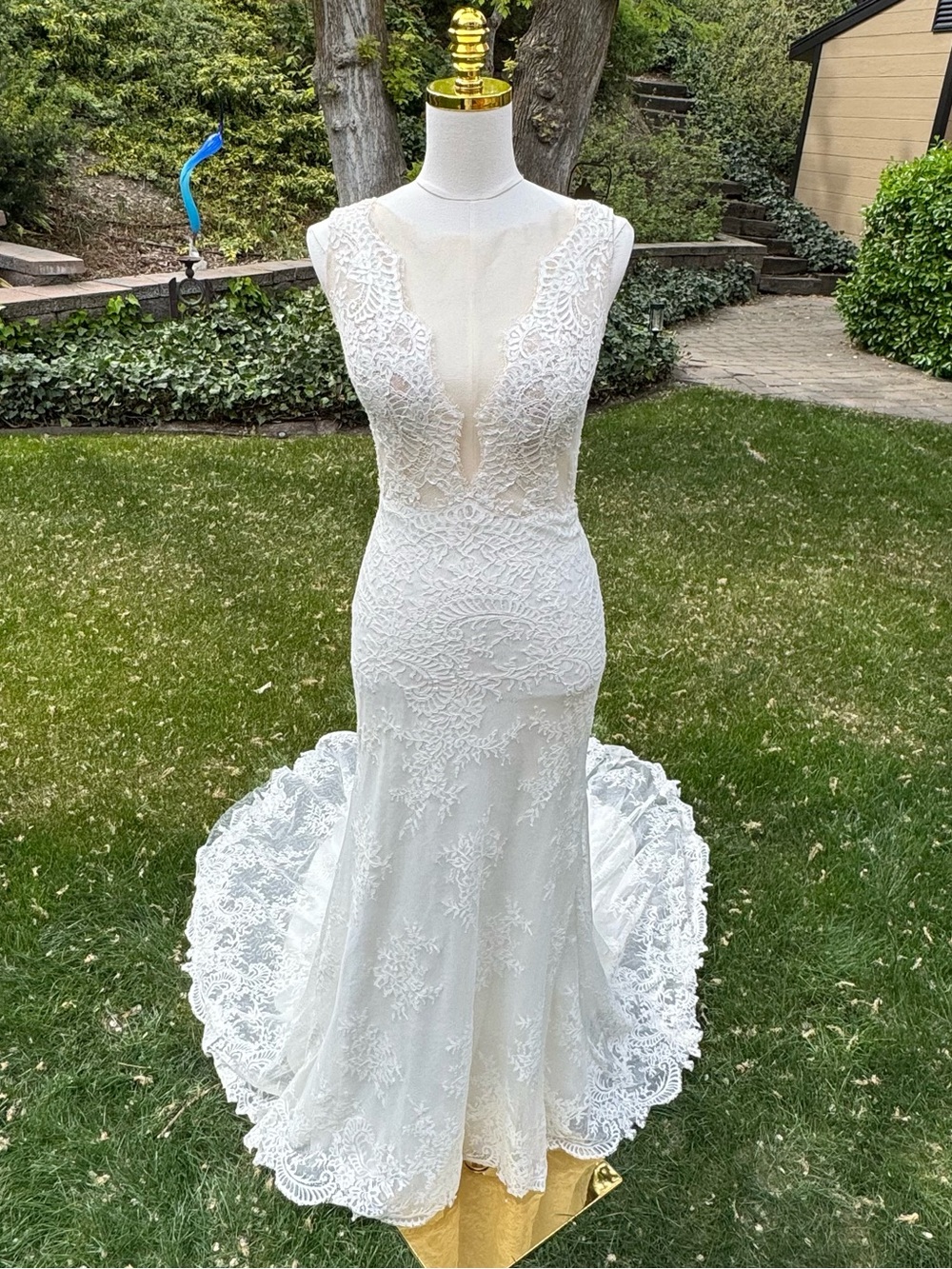 L'Amour Ivory Lace Fit-and-Flare Wedding Dress